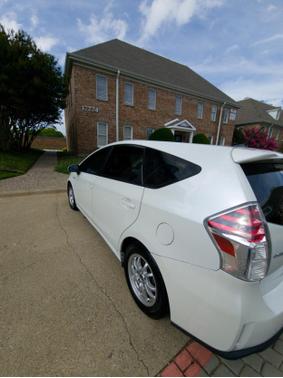 2015 Toyota Prius v Five