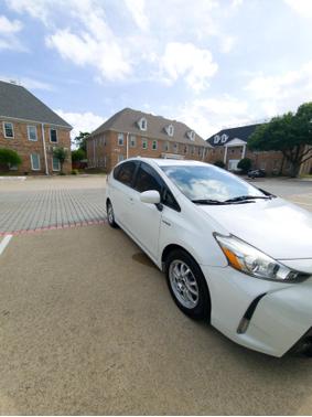 2015 Toyota Prius v Five