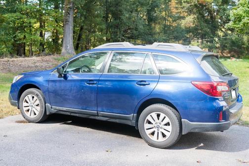 Blue 2017 Subaru Outback 2.5i