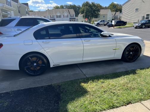 Photo 4 of 13 of 2013 BMW 750 Li xDrive
