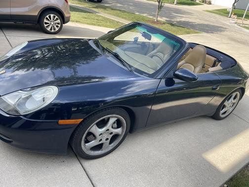 2000 Porsche 911 Carrera 4 Cabriolet
