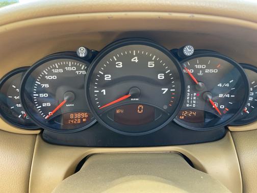 2000 Porsche 911 Carrera 4 Cabriolet