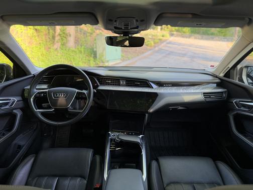 Black 2021 Audi e-tron Prestige
