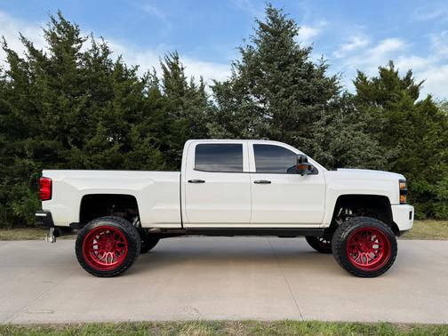 White 2015 Chevrolet Silverado 2500 High Country