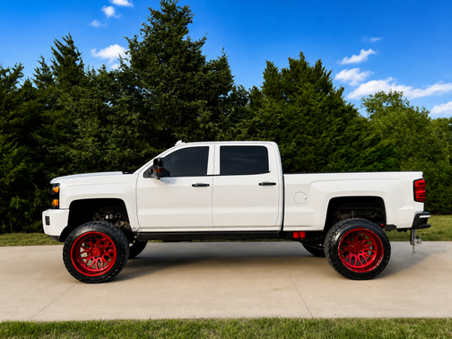 White 2015 Chevrolet Silverado 2500 High Country