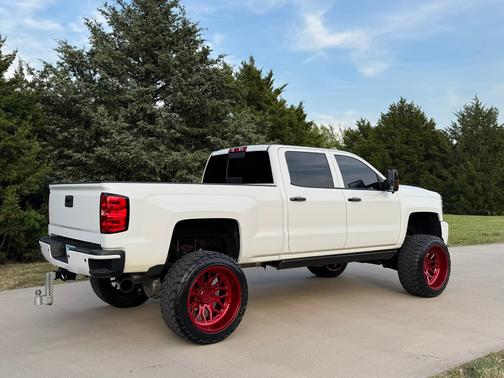 White 2015 Chevrolet Silverado 2500 High Country