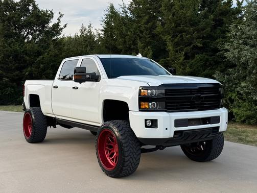 White 2015 Chevrolet Silverado 2500 High Country