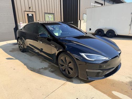 Black 2022 Tesla Model S Long Range