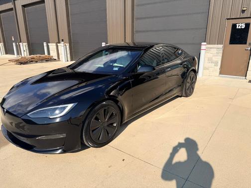 Black 2022 Tesla Model S Long Range