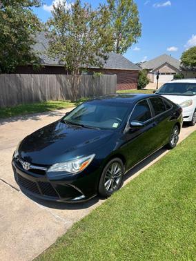 Blue 2015 Toyota Camry SE