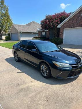 Blue 2015 Toyota Camry SE