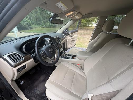 Black 2016 Jeep Grand Cherokee Laredo
