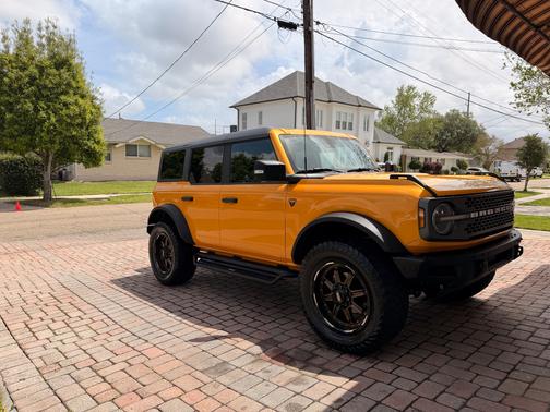 Orange 2022 Ford Bronco Badlands Advanced