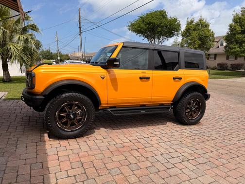 Orange 2022 Ford Bronco Badlands Advanced
