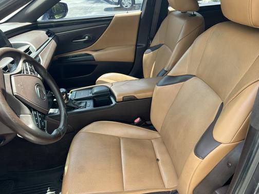 Gray 2019 Lexus ES 350 Ultra Luxury