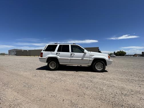 White 1995 Jeep Grand Cherokee Limited 4WD