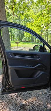 Black 2024 Porsche Cayenne Cayenne