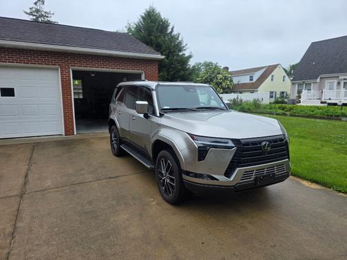 Silver 2024 Lexus GX 550 Premium