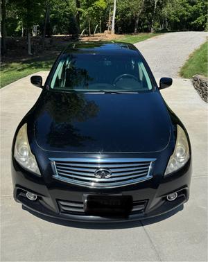 2012 INFINITI G37 x