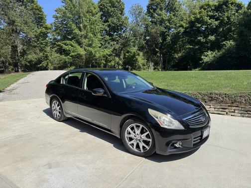 2012 INFINITI G37 x