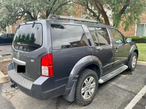 2010 Nissan Pathfinder SE