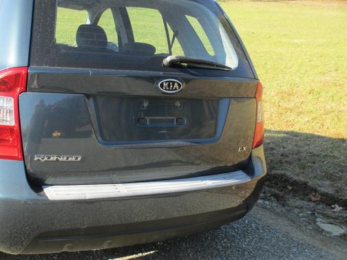 Blue 2009 Kia Rondo LX