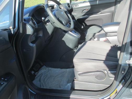 Blue 2009 Kia Rondo LX