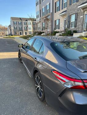 Gray 2018 Toyota Camry SE