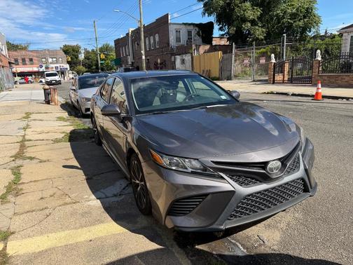 Gray 2018 Toyota Camry SE