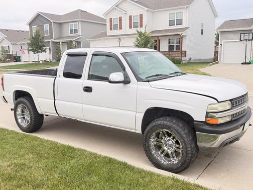 White 1999 Chevrolet Silverado 1500 LS Extended Cab