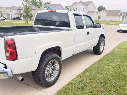 White 1999 Chevrolet Silverado 1500 LS Extended Cab