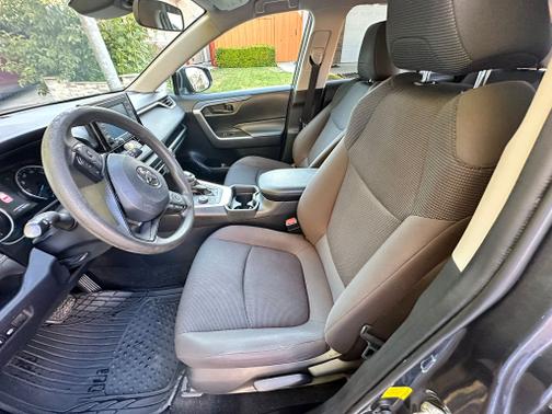 2020 Toyota RAV4 Hybrid LE