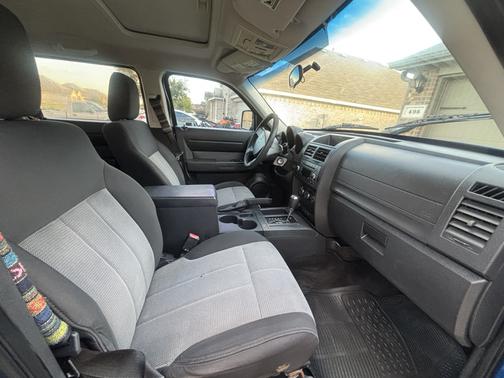 Blue 2009 Dodge Nitro SE