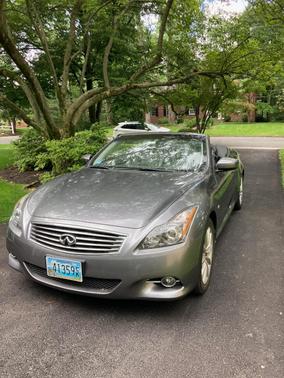 Gray 2014 INFINITI Q60 Base