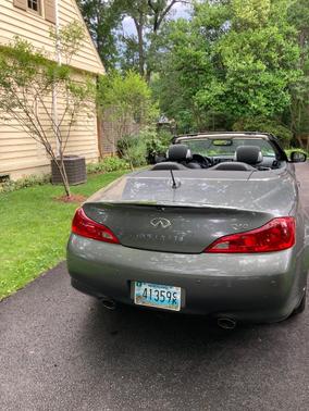 Gray 2014 INFINITI Q60 Base