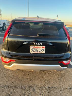 Black 2026 Kia Niro LX