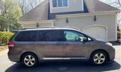 2011 Toyota Sienna LE