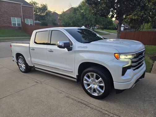 White 2025 Chevrolet Silverado 1500 High Country