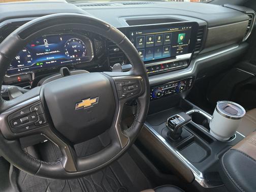 White 2025 Chevrolet Silverado 1500 High Country