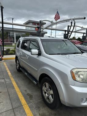 Silver 2009 Honda Pilot EX-L