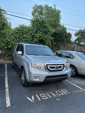 Silver 2009 Honda Pilot EX-L