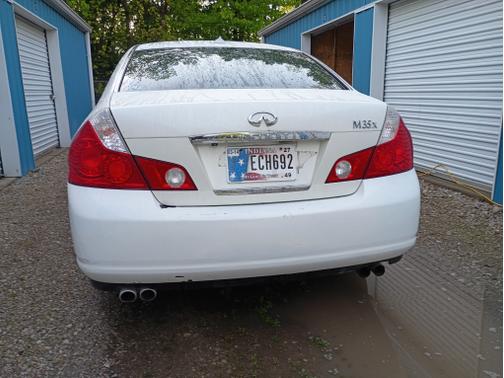 White 2006 INFINITI M35 x