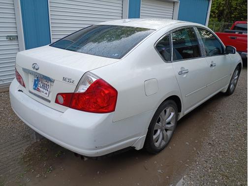 White 2006 INFINITI M35 x