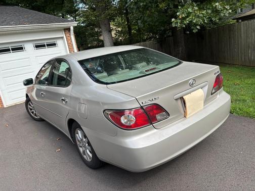 Silver 2002 Lexus ES 300 Base
