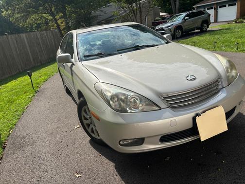 Silver 2002 Lexus ES 300 Base