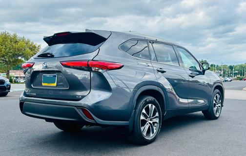 2022 Toyota Highlander Hybrid XLE
