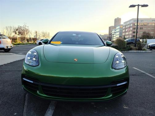 2018 Porsche Panamera E-Hybrid 4
