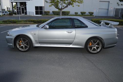 Silver 2009 Nissan GT-R Premium