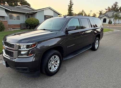 Gray 2017 Chevrolet Suburban LT