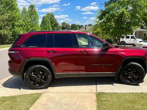 Red 2023 Jeep Grand Cherokee Altitude